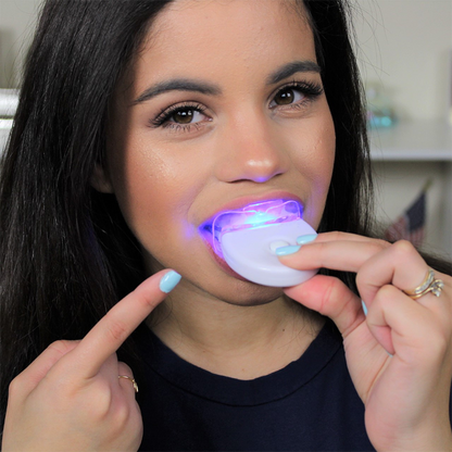Dientes Blancos en 30 Minutos $RD 2,990 — Sin Pagar RD$12,000 en el Dentista